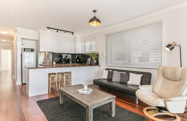 Beachfront on Golden Mile - Photo 7