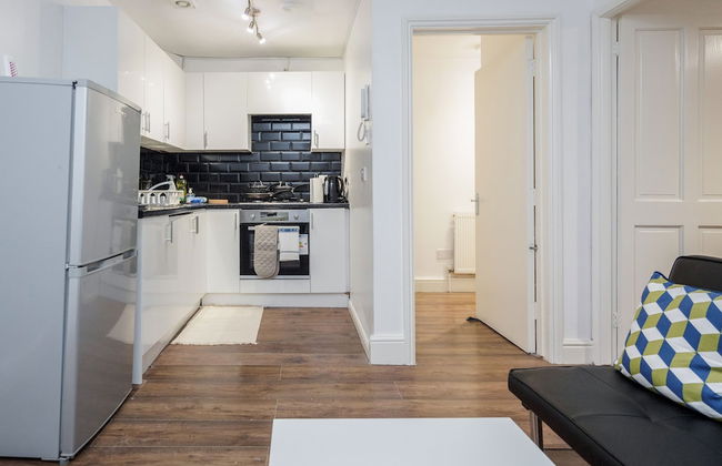 Charming 1-bed Basement Apartment in Lewisham - Foto 9