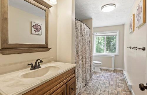 Hot Tub! LRG Home! Sleeps 22!Near Ithaca! Dogs OK - Foto 33