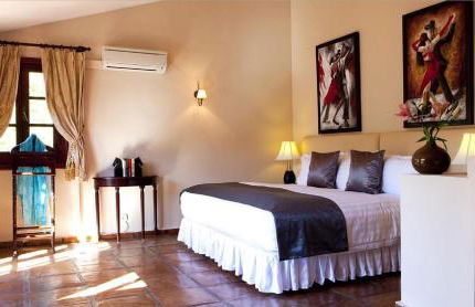 Paradisiacal Villa in Benahavís with Jacuzzi and Private Pool - Photo 15