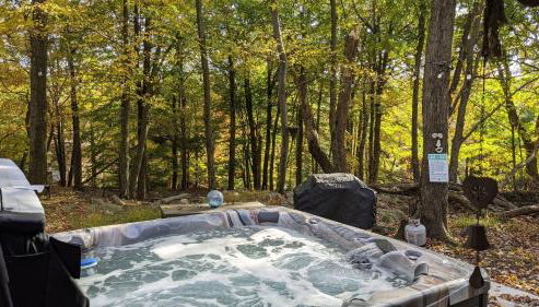 Harmony Cottage by Avantstay Lake Access, Hot Tub, Fire Pit, & Game Room - Foto 2, Other