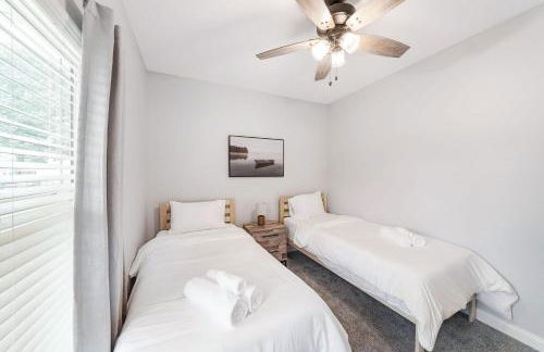 3BR 2BA Home with King Queen & Twin Beds - Foto 34