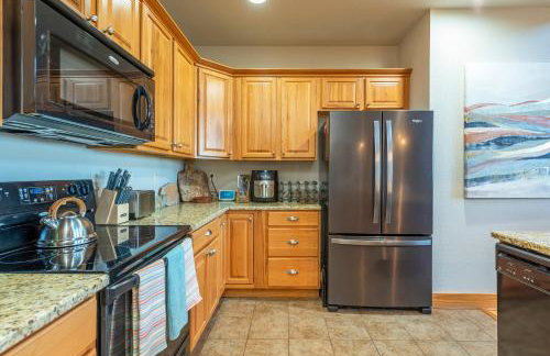 Wolf's Den~Views~Hot Tub~Home Theater~Hatley Ski! - Foto 12