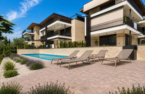 SalvatoreHomes - Luxurious Dreamview Waterfront Apartment in Torri del Benaco with Pool - Casa Azura - a 5 Star Luxury Collection at Lake Garda - Foto 43