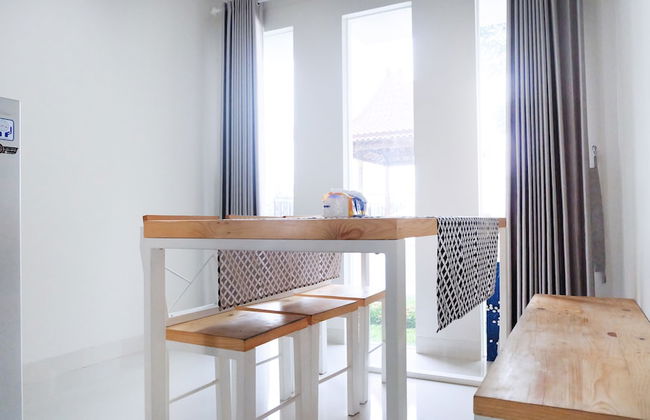 Villa Jogja Grand Bale with Private Pool by Simply Homy - Foto 14