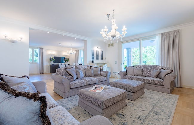 Luxury Lakefront Catullo A1 by Wonderful Italy - Photo 16