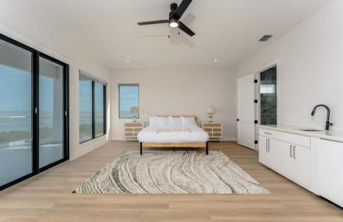 Waterfront Home with Pool Spacious Bay , Sleeps 16 - Foto 54