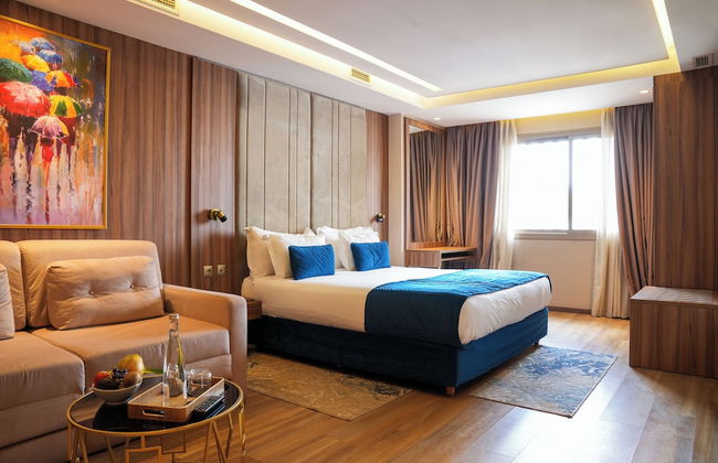 First Suites Hôtel - Photo 3