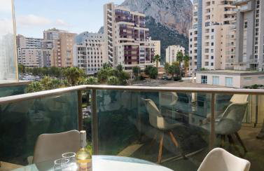Larimar Apartament balcón y vistas al mar y al Peñón, piscina y parking - Foto 1