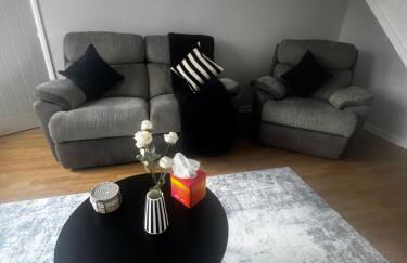 Oakleigh Way, Carlisle - 2 Bedroom, sleeps 4, Fully furnished - Photo 3