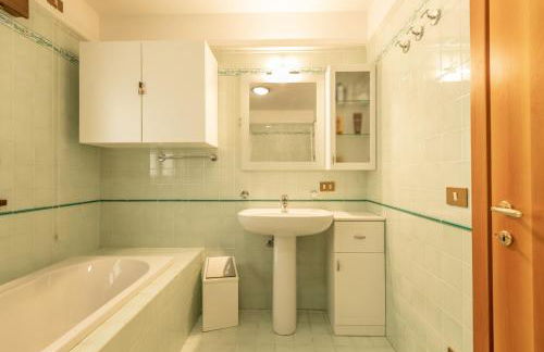 Casa Cavina, ampia con giardino e garage - Foto 13