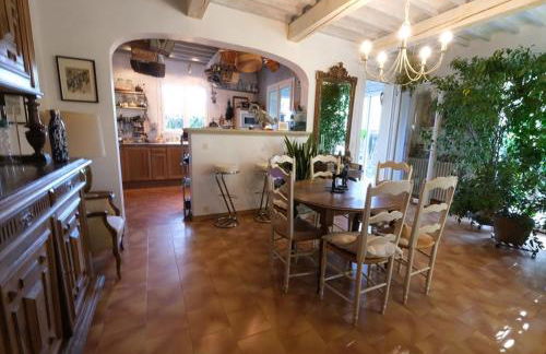 jolie location, maison avec piscine et joli jardin fleuri, à oppède dans le luberon en provence – 6 personnes - Foto 12
