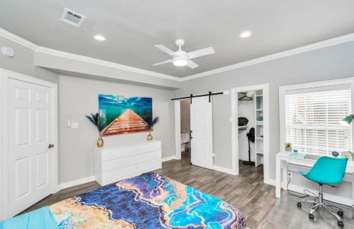 Prolific Blue Oasis near Med Ctr Dwntwn Galleria - Photo 9