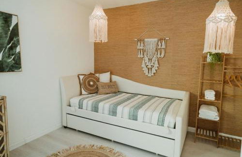 Boho chic oasis by Casa Oso with pool, spa and views - Foto 37