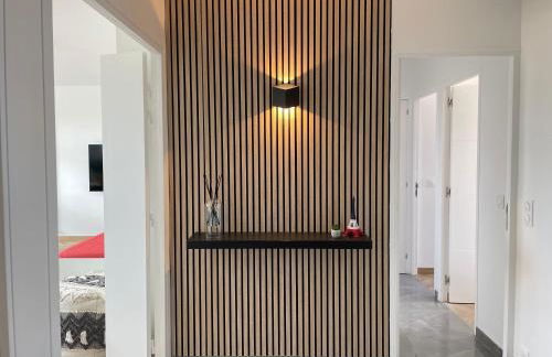 PARIS PANTIN Magnifique Appartement 4 pièces de 108m2 avec 2 PARKING intérieur - très cosy pour 1 à 12 personnes - Entièrement refait à neuf ENTIRE APARTMENT LUXURIOUS AND WARM - PANTIN PARIS 19 ème FREE WIFI GRATUIT - Foto 38