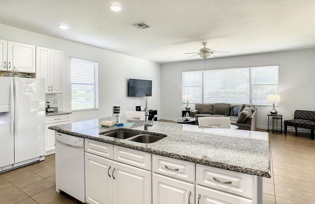 Family Oasis Near Disney - Pool Resort Access - Foto 12