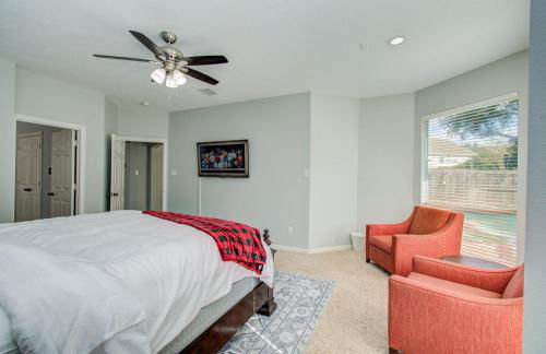 Luxury Pool Home Near Sugar Land Town Center - Photo 46