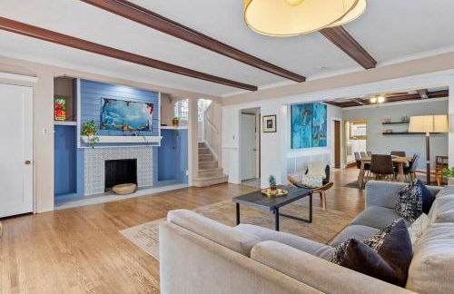 1 Block to Beach - 8BR 5BA Modern Historic Home - Foto 35