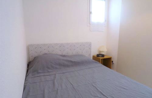 2 Pièces avec Piscine, Proche Plage et Commerces, Quartier Calme avec Parking Privé - FR-1-328-145 - Photo 7