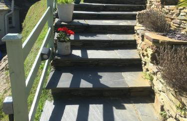 The Thatched Cottage - Photo 4