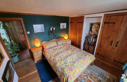 Cheerful, bright, cosy period cottage with hot tub - Foto 28