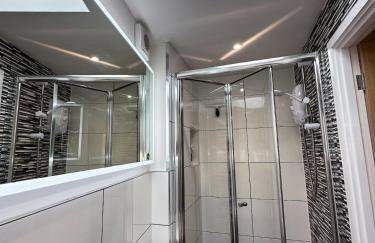 Luxury Apartment nr Broadway with Private Parking! - Foto 43