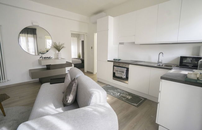 Charming and Modern Three-bedroom Apartment in the Heart of the City of Asti - Foto 10