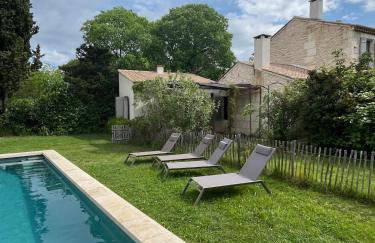 Le Mazet de la pointe dans les Alpilles avec piscine et jardin - Foto 32