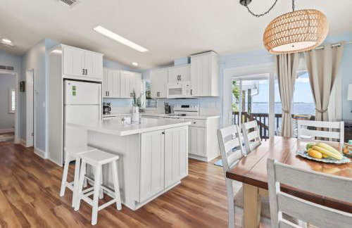 Oceanview Retreat with 60ft Seawall - Foto 15