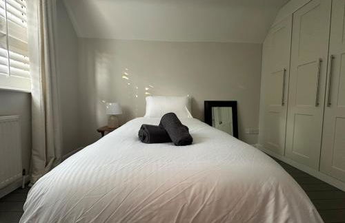 Luxury 3 bed cottage with Sauna, Chobham, sleeps 6 - Foto 35