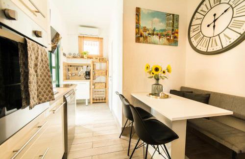 Apartments Mali Dvor Novigrad - Photo 25