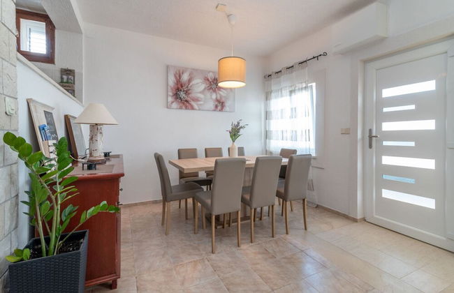 Hillside Villa in Trogir With Pool, Terrace, and Stunning City View - Foto 28