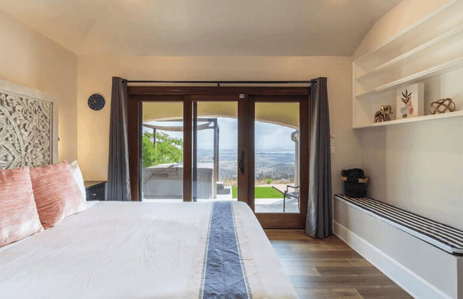 20 Acre Panoramic View Estate Hot Tub, Pickleball & Game Room - Photo 19