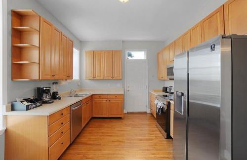 Spacious 3-Bedroom with King Bed & Prime Location - Foto 22