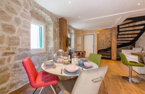 Luxury Apt Petra in 400 year old stone house 4+2 - Photo 6