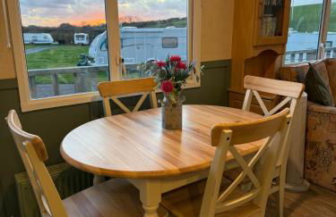 Captivating 2-bed Static Caravan in Holyhead - Foto 38