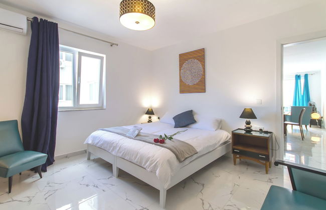 A Sunny Penthouse Modern 2 bdr - Sliema - Photo 8