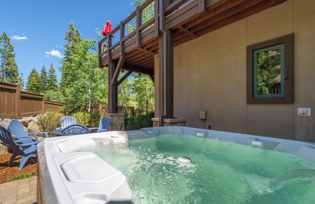 Lux Townhome Next to Village by Sierra Getaways - Photo 39