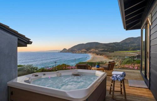 Distinguished Oceanfront Point Estate with Iconic Beach Mountain Vistas - Foto 32