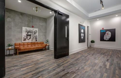 Loft condo by Mercedes Benz w balcony Apt 101 - Foto 36