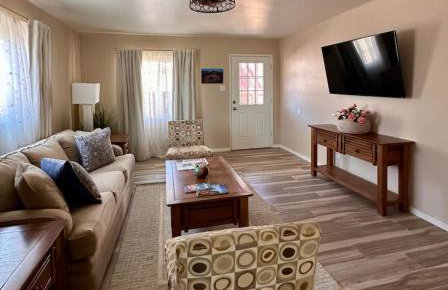 1 bed with washer dryer in unit, soaker tub near Field of Dreams - Foto 15