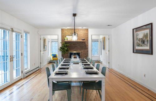 Secluded 9BR Getaway, Pool, Hot Tub & Huge Deck - Foto 4