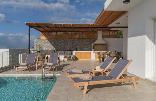 Windless SeaView Villa, with Pool & Hot Tub, By ThinkVilla - Foto 6