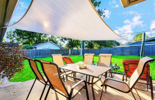 Luxury Retreat with Heated Pool, Firepit, Outdoor Cinema - Foto 66