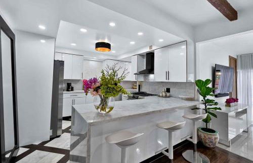 Villa 800 - 3 BEDROOM - 3 AND A HALF BATHROOMS -6 BEDS- Spa like Retreat Saline Pool & Jacuzzi - Foto 17