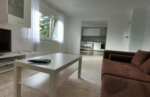 Moderne helle 2,5 Zimmer Wohnung mit großem Bad und Küche in Trossingen - Foto 3