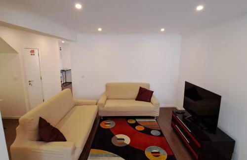 Hamilton House - Photo 17