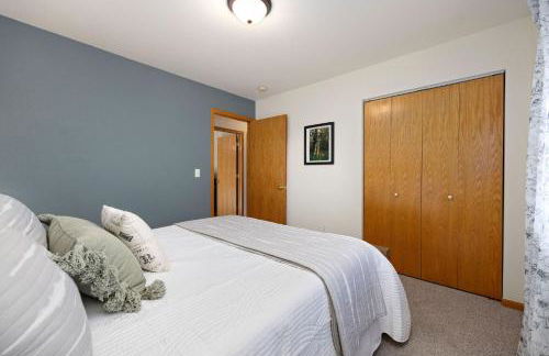 Charming Home with RV Parking - 30 miles from RMNP! - Foto 42