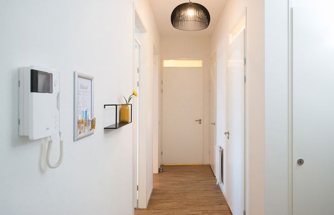 Appealing Apartment in Den Haag With Balcony, Terrace - Photo 4