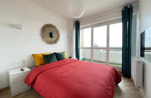 PARIS PANTIN Magnifique Appartement 4 pièces de 108m2 avec 2 PARKING intérieur - très cosy pour 1 à 12 personnes - Entièrement refait à neuf ENTIRE APARTMENT LUXURIOUS AND WARM - PANTIN PARIS 19 ème FREE WIFI GRATUIT - Foto 2